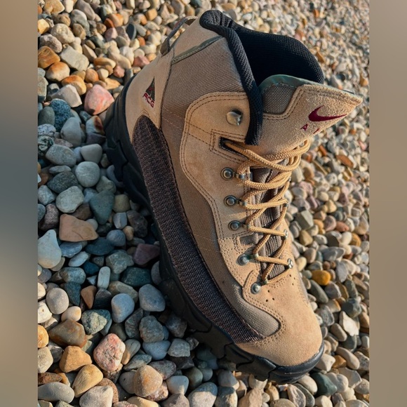 Vintage Nike ACG Air Lahar boots - Picture 2 of 6